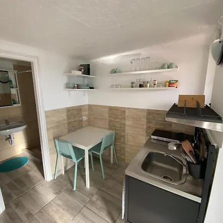 Sziklakert Vendégház, Casa vacanze Zalahaláp